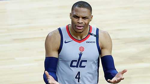 Fan pours popcorn on injured Russell Westbrook as he walks to locker room - TheGrio
